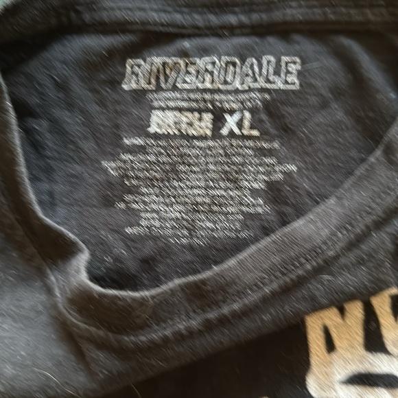 Riverdale Tee - Picture 5 of 5